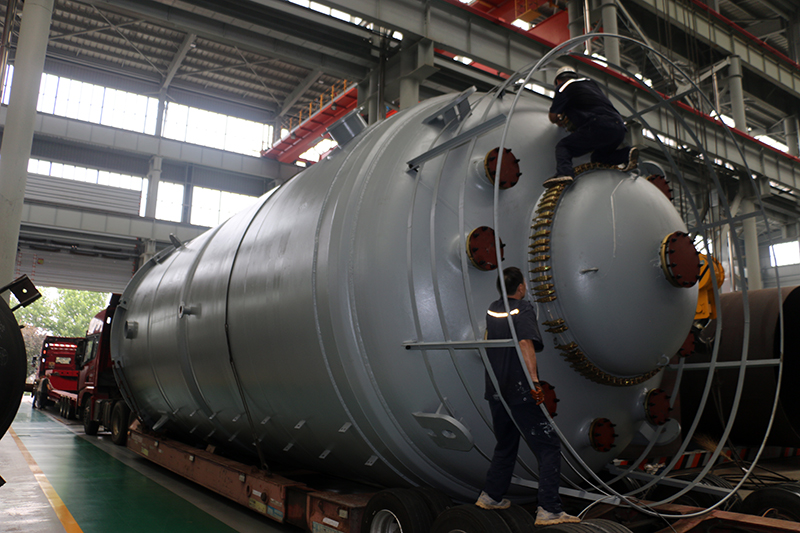 淄博太極10萬升搪玻璃設(shè)備發(fā)貨現(xiàn)場(chǎng)